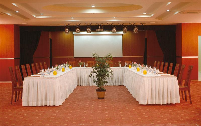 VICTORIA CLUB RESORT HOTEL