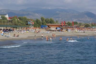 HAPPY DREAMS BEACH HOTEL