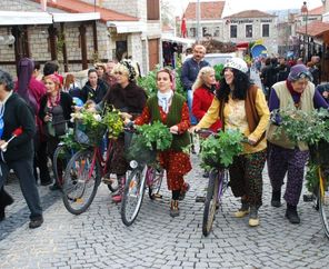 Alaçatı Ot Festivali ve Çeşme Turu