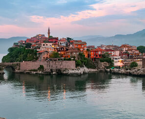 Yeni Rota: Batı Karadeniz Turu Amasra Safranbolu Güzelcehisar Lav Sütunları Göller Bölgesi (3 Gün 3 Gece)