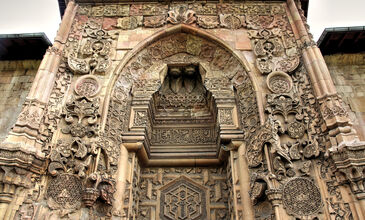 Uçaklı Tunceli, Munzur, Ovacık, Kemaliye, Divriği, Harput, Malatya Turu (5 Gün 4 Gece)*