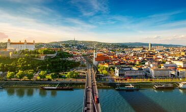 Uçaklı Orta Avrupa İkonları & Polonya Turu 6 Ülke Bir Arada (8 Gün 7 Gece)