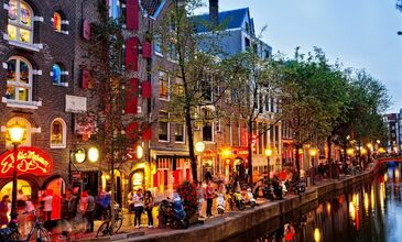 Benelux Paris Brugge Colmar Amsterdam Turu İzmir`den Direkt Uçuş