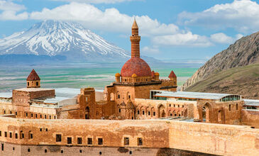 Uçaklı GAP & Van Turu (Muradiye Şelalesi ve İshakpaşa Sarayı Dahil)